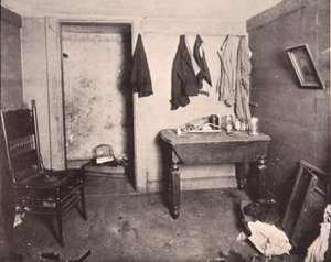ニューヨークのテネメント住宅、1890年代 作： American Photographer